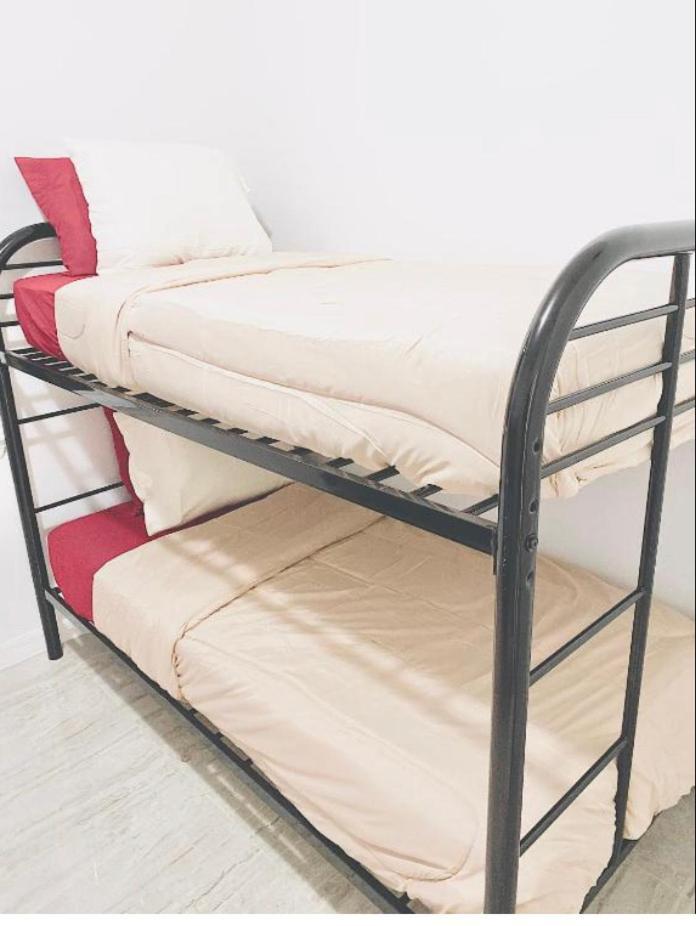 Women Only Rooms - Men Only Rooms - Free Wifi - Coffee Parking - Lockers Miami Esterno foto